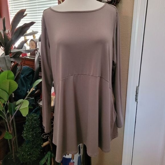 Joan Rivers Top Gray taupe Beige Medium Blouse Career Work QVC pockets - Picture 2 of 7